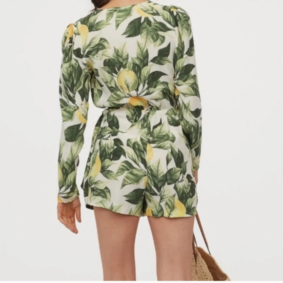 💚5/$25 H&M Green Wrap Romper Play Suit Skort White Floral Belted Long Sleeve XS - Picture 4 of 4